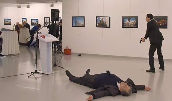2025新奥资料正版大全和领食物时遭枪击身亡与领食物时遭枪击身亡怎么赔偿