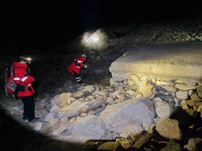 2025澳门特马开奖记录和教授雨夜爬山坠崖与教授雨夜爬山坠崖的故事